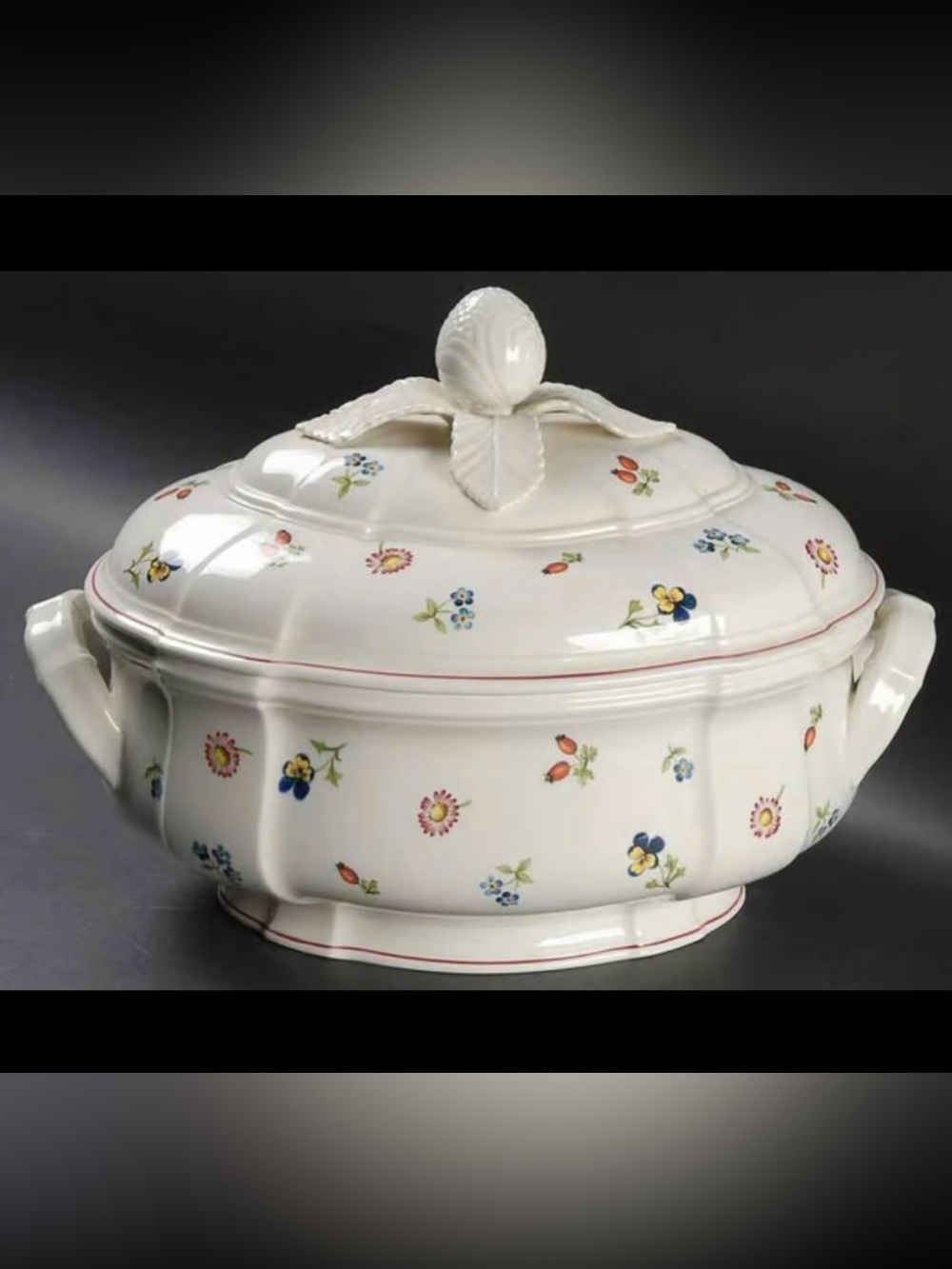 V&B Petite Fleur Oval Tureen w/ Lid Covered Vegetable or Soup Server